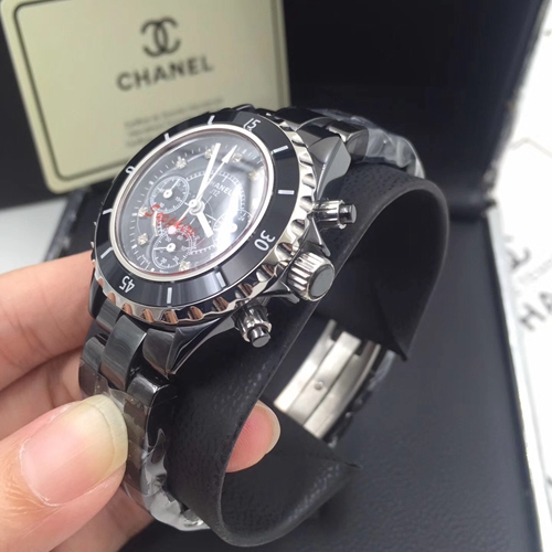 シャネル時計背面デザイン